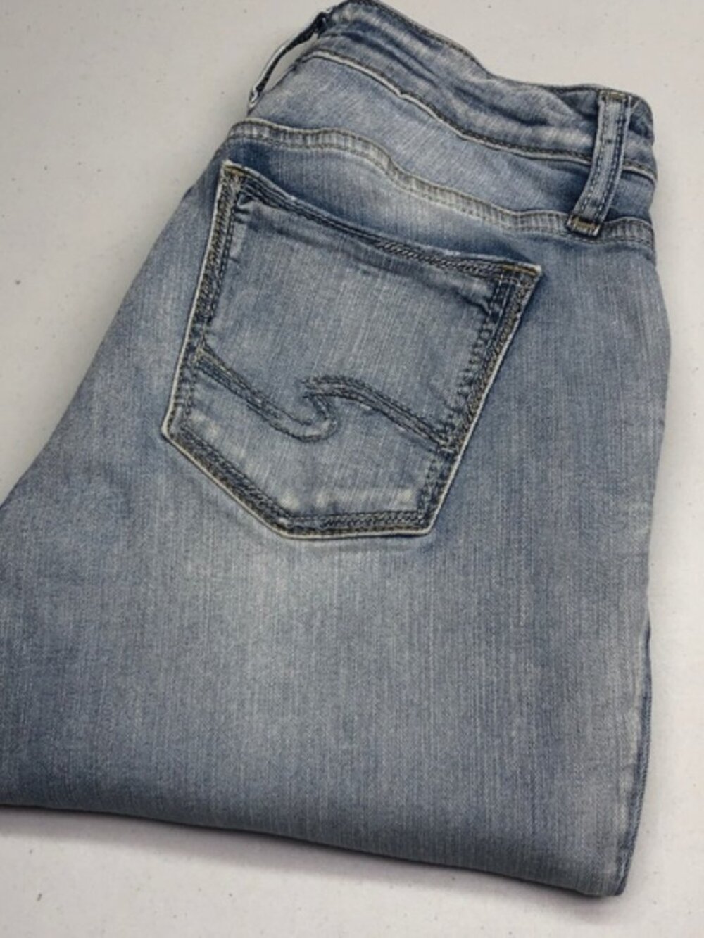 LIKE NEW SILVER BOYFRIEND HIGH-RISE STYLE JEANS 25x29 ⭐️